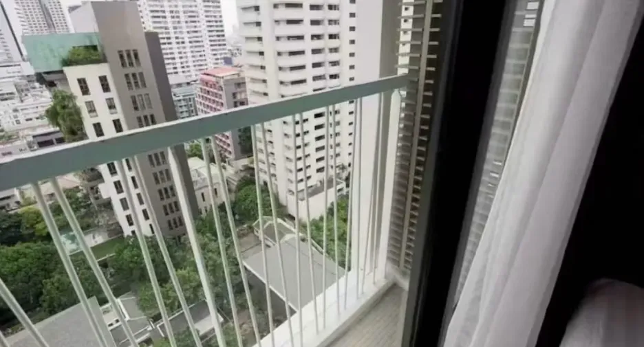 For rent 2 bedrooms condo in Yan Nawa, Bangkok