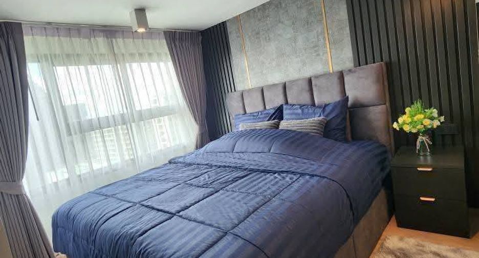 For rent 2 bedrooms condo in Huai Khwang, Bangkok