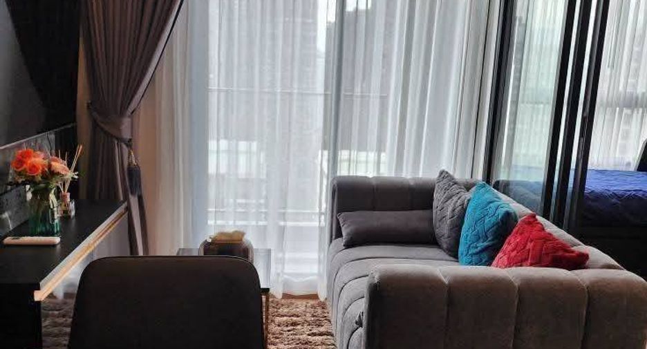 For rent 2 bedrooms condo in Huai Khwang, Bangkok