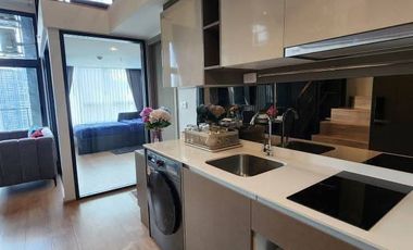 For rent 2 bedrooms condo in Huai Khwang, Bangkok