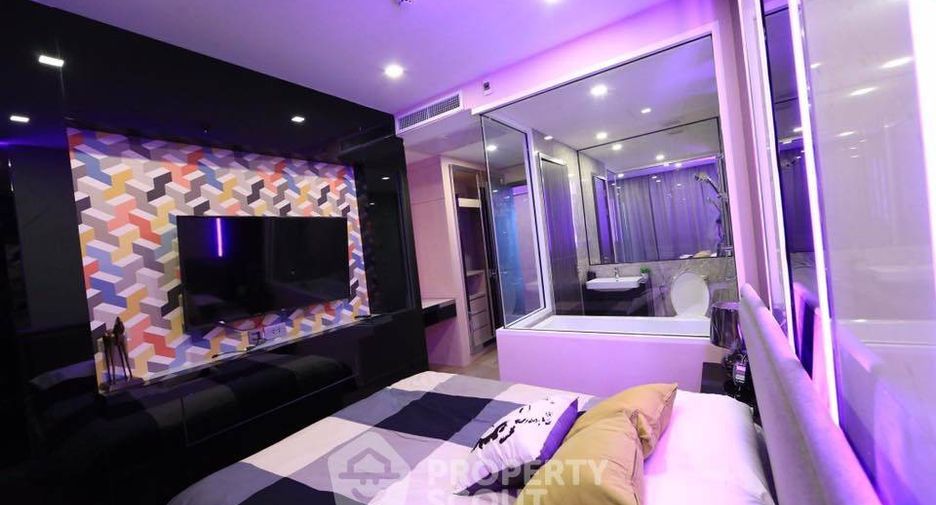 For sale 3 bedrooms condo in Khlong Toei, Bangkok