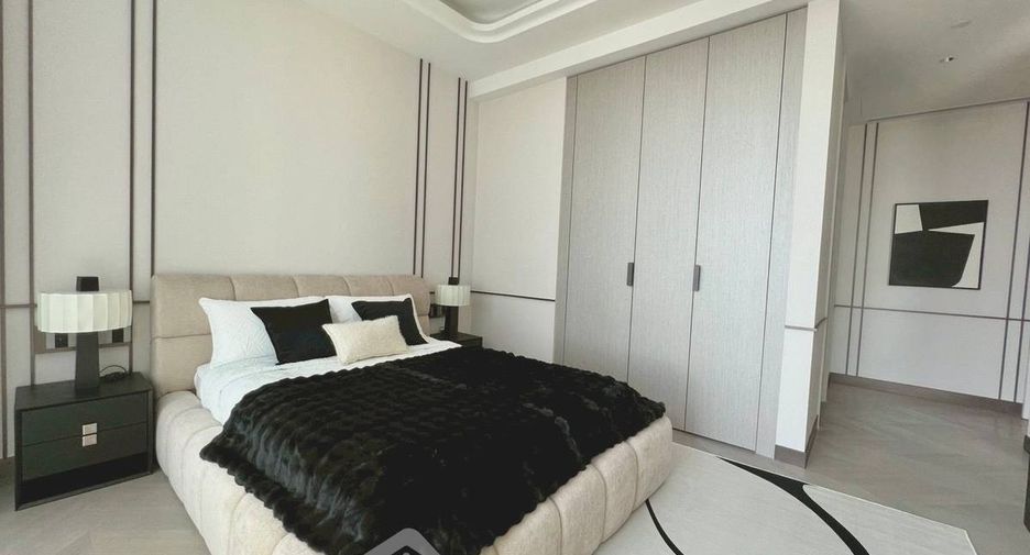For rent 3 bedrooms condo in Sathon, Bangkok