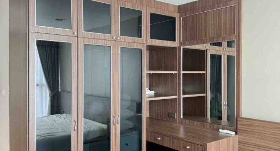 For rent 2 bedrooms condo in Bang Kapi, Bangkok