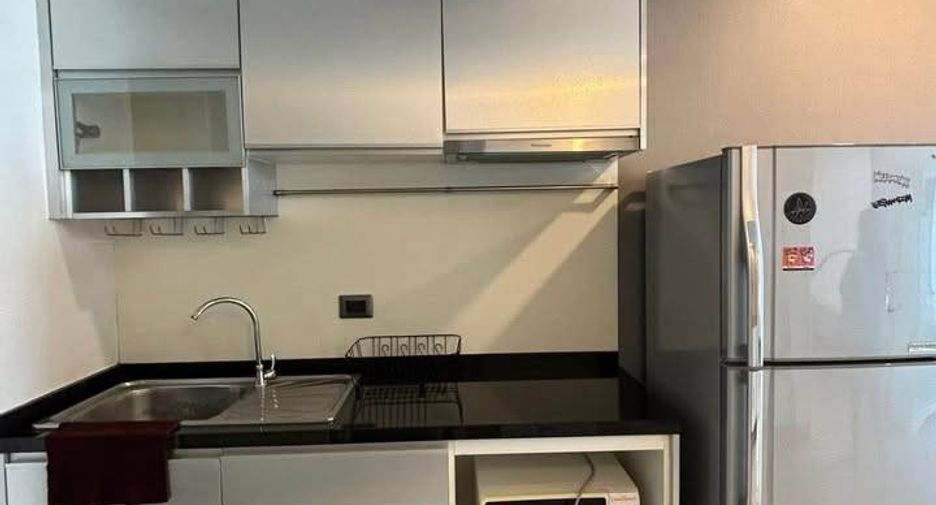 For rent 1 bed condo in Huai Khwang, Bangkok