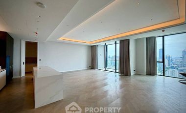 For rent 3 bedrooms condo in Sathon, Bangkok