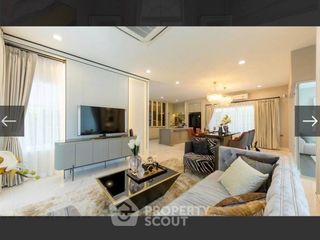 Casa en alquiler y en venta de 4 habitaciones en Bang Khen, Bangkok