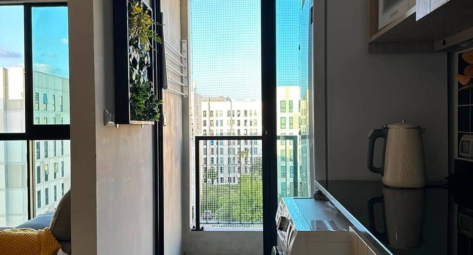 For sale 2 bedrooms condo in Mueang Samut Prakan, Samut Prakan