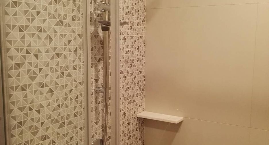 For sale 1 bed condo in Phra Khanong, Bangkok