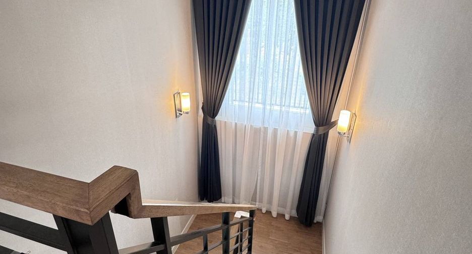 For sale 4 bedrooms house in Prawet, Bangkok