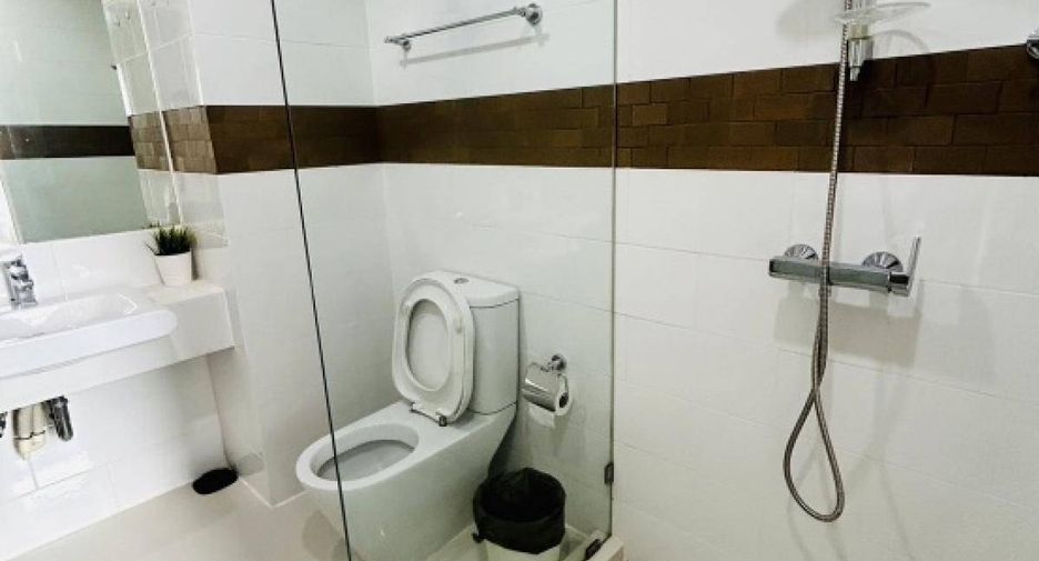 For sale 1 bed condo in Phra Khanong, Bangkok