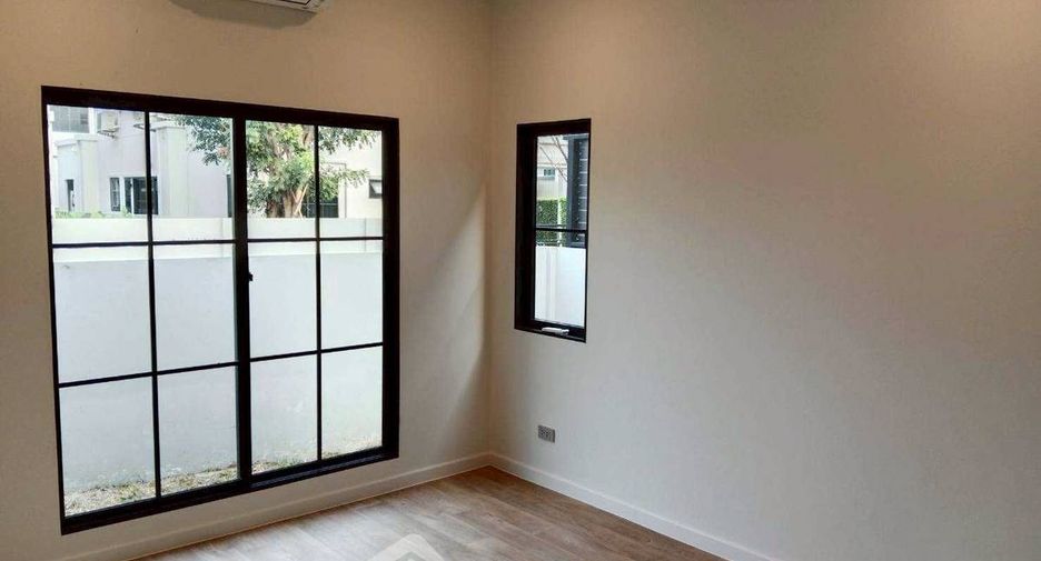 For sale 5 bedrooms house in Khan Na Yao, Bangkok