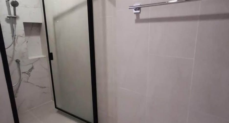 Condo en venta de 2 habitaciones en Bang Kapi, Bangkok