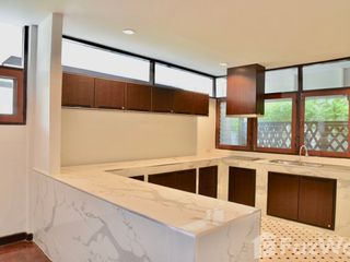 For rent 3 bedrooms house in Khlong Toei, Bangkok