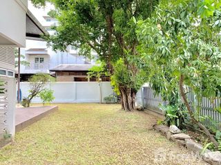 For rent 3 bedrooms house in Khlong Toei, Bangkok