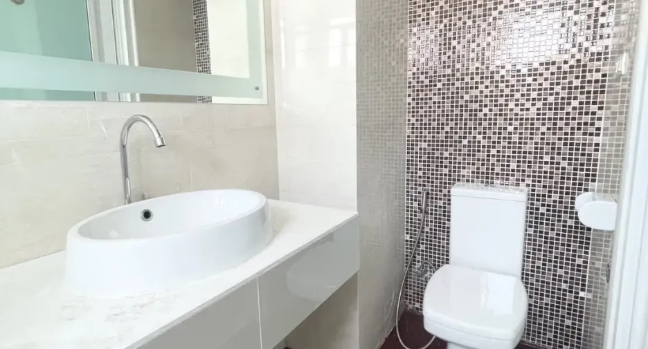 For rent 1 bed condo in Bang Kapi, Bangkok