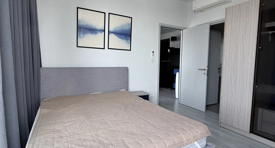 For rent 2 bedrooms condo in Watthana, Bangkok