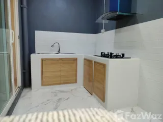 Casa adosada en venta de 3 habitaciones en Si Racha, Chonburi