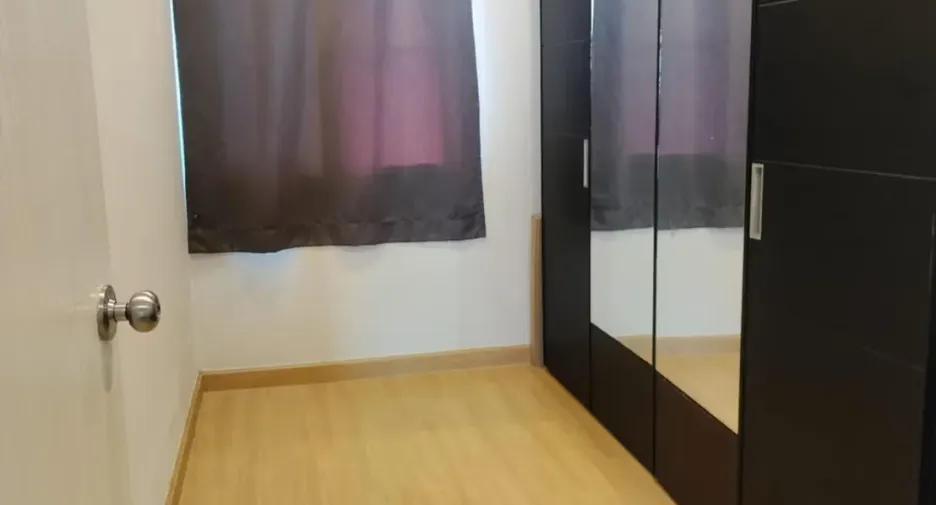 Casa adosada en venta de 3 habitaciones en Si Racha, Chonburi