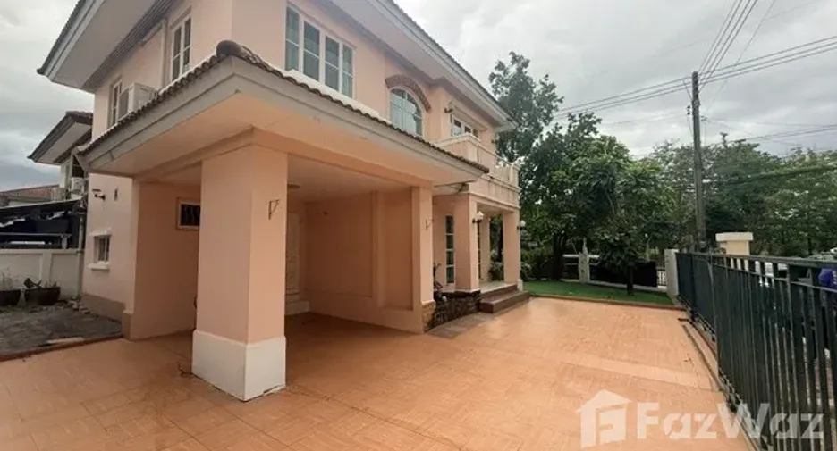 Casa en alquiler de 3 habitaciones en Mueang Pathum Thani, Pathum Thani