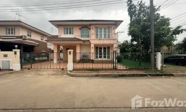 Casa en alquiler de 3 habitaciones en Mueang Pathum Thani, Pathum Thani