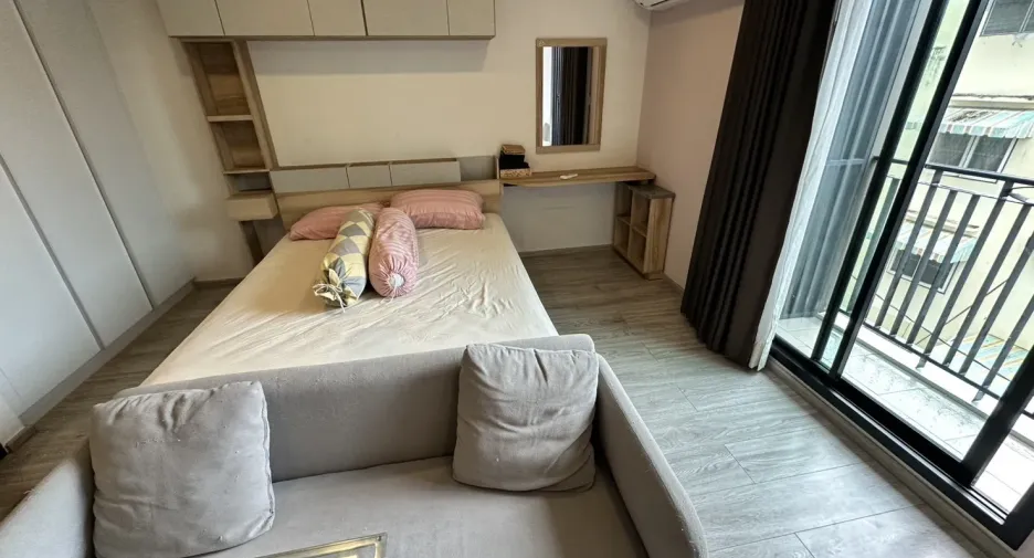 For rent 1 bed condo in Pathum Wan, Bangkok