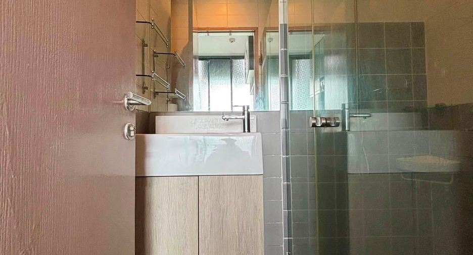 Wohnung zur Miete mit 1 Zimmer in Phra Khanong, Bangkok