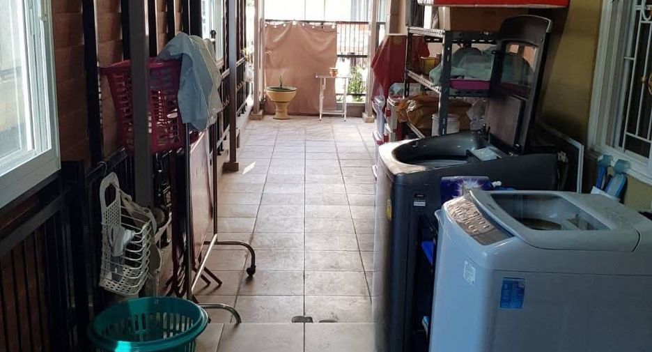 For sale 4 bedrooms townhouse in Bang Khae, Bangkok
