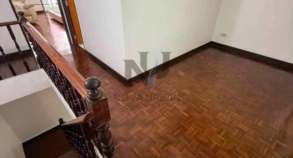Casa adosada en venta de 3 habitaciones en Bang Lamung, Chonburi