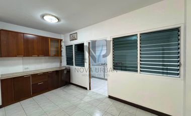 Casa adosada en venta de 3 habitaciones en Bang Lamung, Chonburi