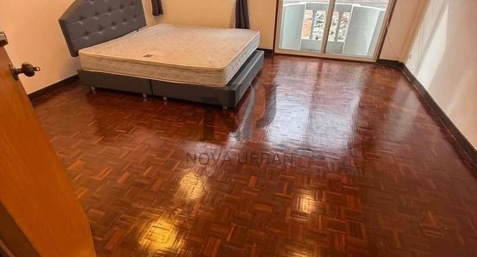 Casa adosada en venta de 3 habitaciones en Bang Lamung, Chonburi