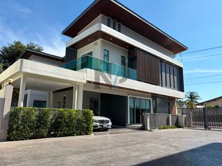 For Rent 5 Bedroom Villa In Bang Lamung, Chonburi