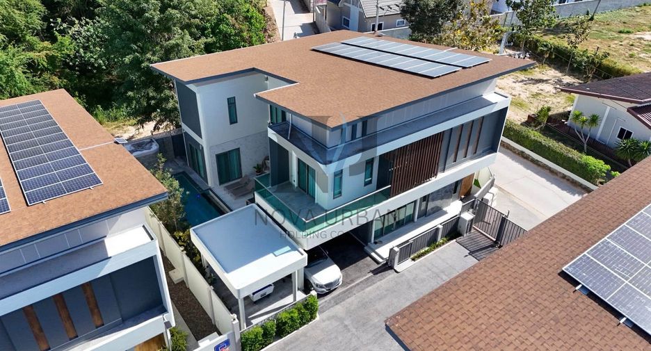 Villa en venta y en alquiler de 5 habitaciones en Bang Lamung, Chonburi