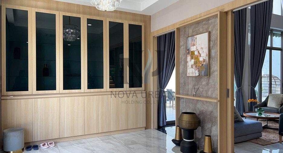 Villa en venta y en alquiler de 5 habitaciones en Bang Lamung, Chonburi