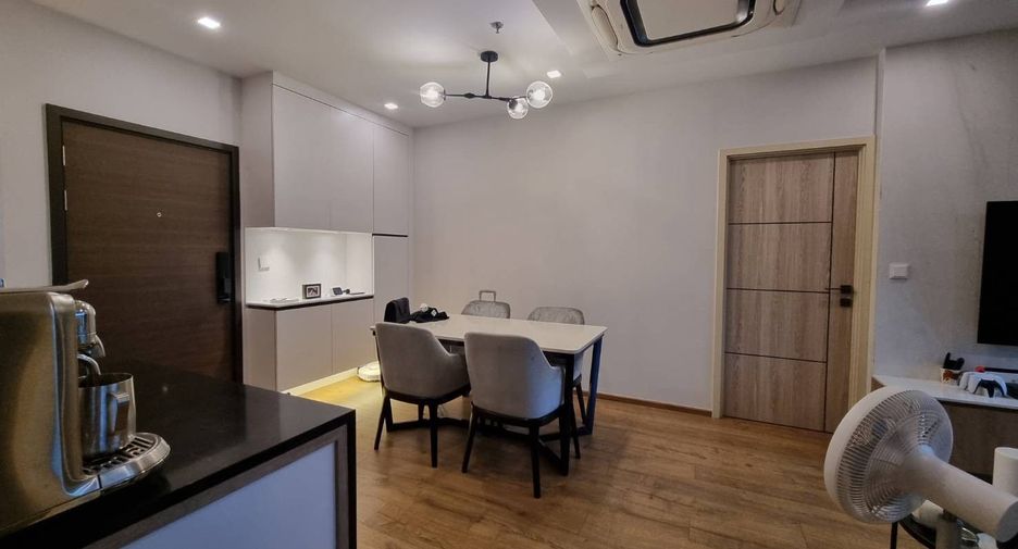 For sale 2 bedrooms condo in Huai Khwang, Bangkok