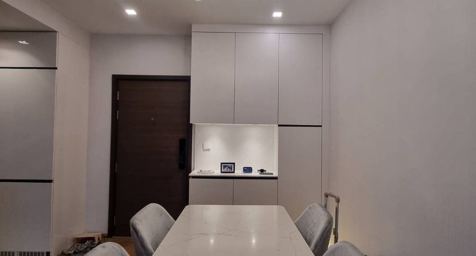 For sale 2 bedrooms condo in Huai Khwang, Bangkok