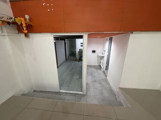 Аренда и продажа 5 спальни торговое помещение в Кхлонг Тоеи, Бангкок