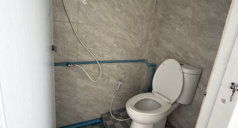 Аренда и продажа 5 спальни торговое помещение в Кхлонг Тоеи, Бангкок