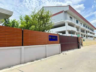 Casa en venta de 3 habitaciones en Taling Chan, Bangkok