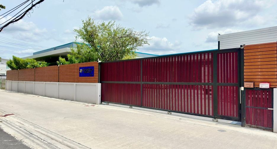 Casa en venta de 3 habitaciones en Taling Chan, Bangkok