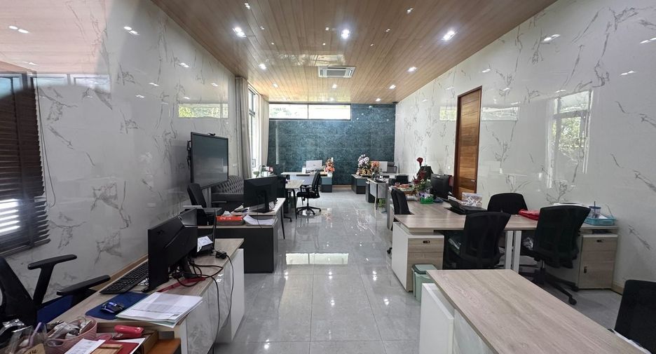 Casa en venta de 3 habitaciones en Taling Chan, Bangkok