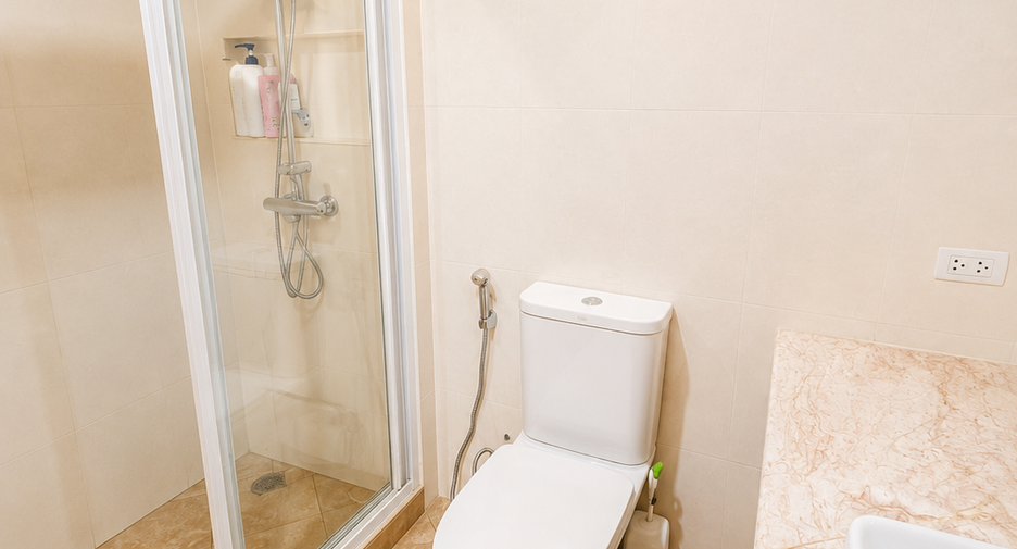 For sale 3 bedrooms condo in Yan Nawa, Bangkok