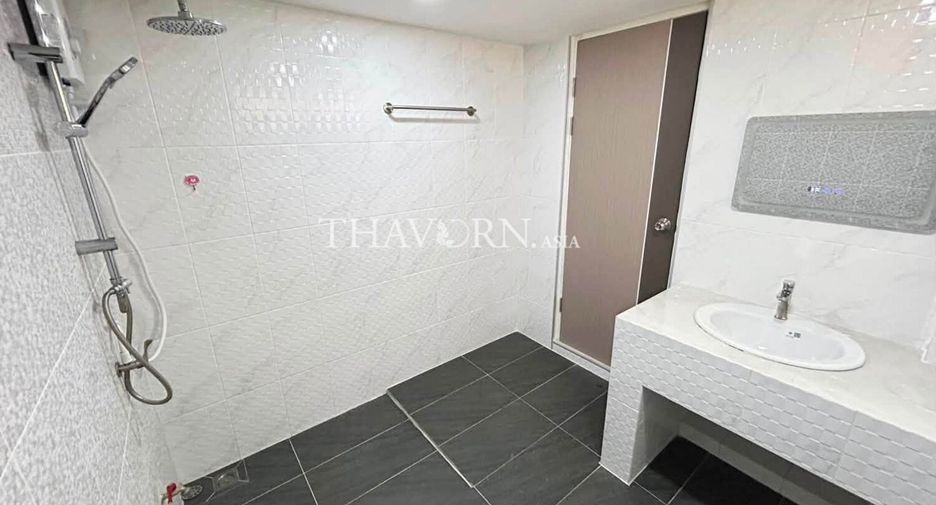 For sale 3 bedrooms condo in Jomtien, Pattaya