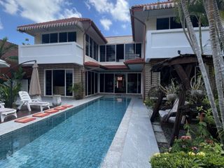 À louer 4 chambres villa à Kathu, Phuket
