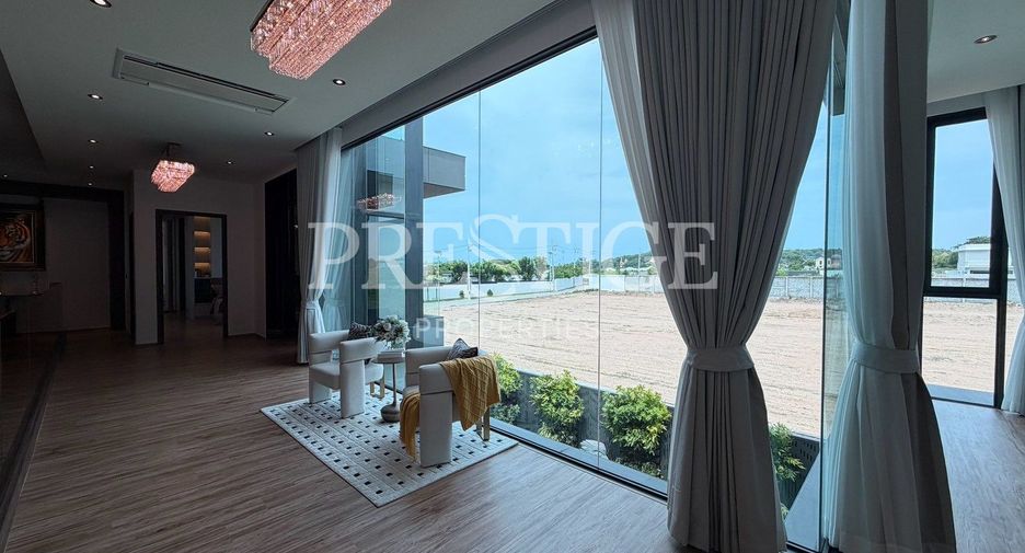 Haus zum Kauf mit 5 Zimmer in Bang Lamung, Chonburi