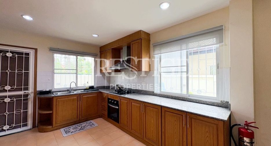 For rent 3 bedrooms house in Bang Lamung, Chonburi