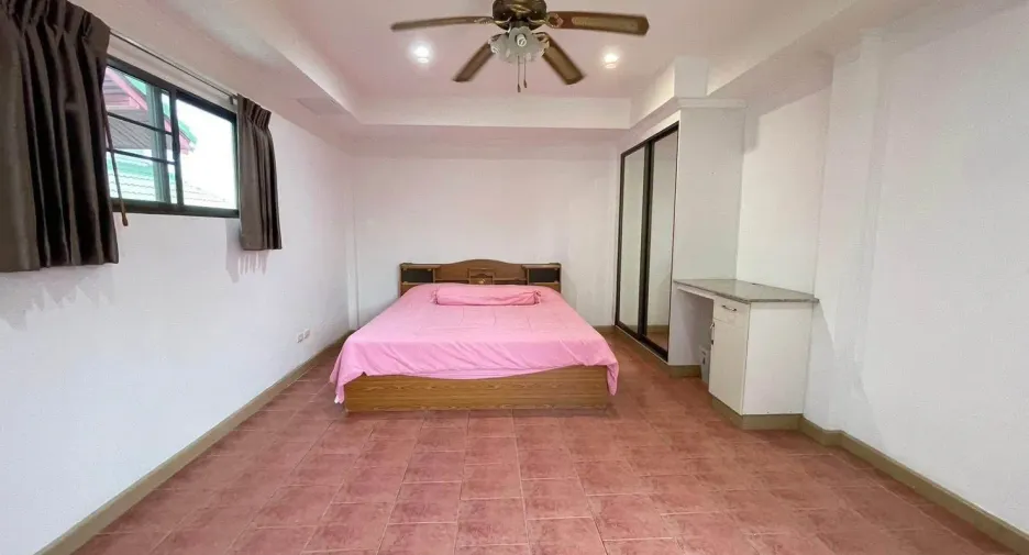 出租 4 卧室 独立屋 在 Bang Lamung, Chon Buri