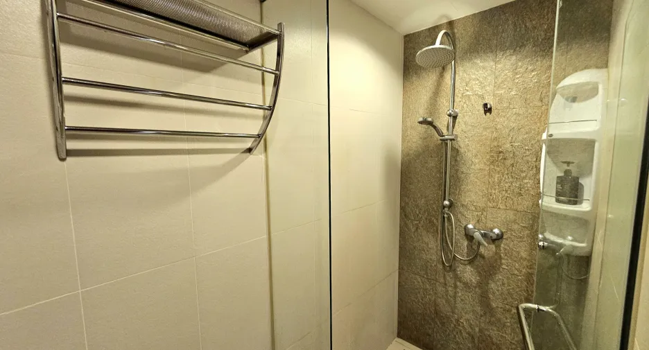 Condo en alquiler y en venta de 1 habitaciones en Bang Lamung, Chonburi