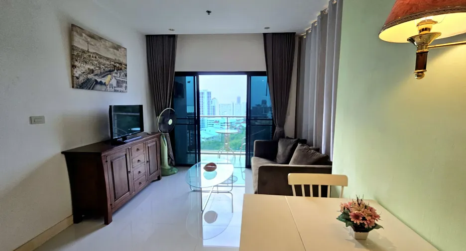 Condo en alquiler y en venta de 1 habitaciones en Bang Lamung, Chonburi