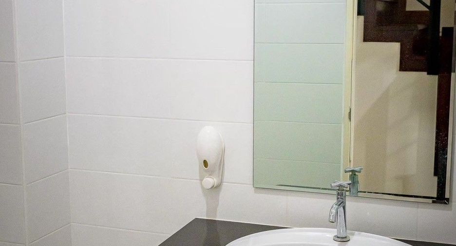 For rent 3 bedrooms townhouse in Mueang Chiang Mai, Chiang Mai