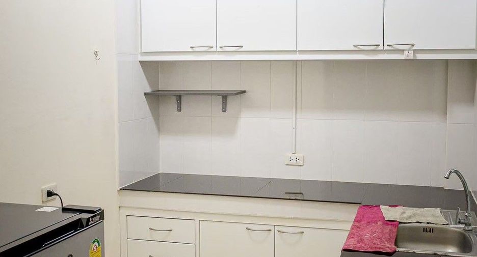 For rent 3 bedrooms townhouse in Mueang Chiang Mai, Chiang Mai